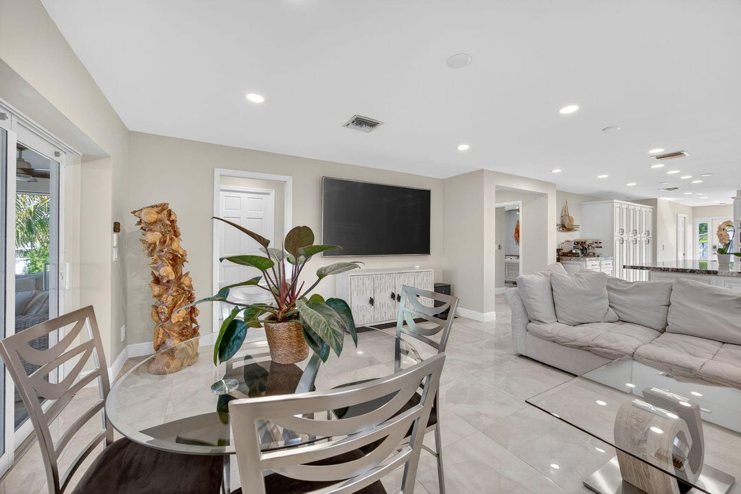 For Sale: $1,900,000 (4 beds, 2 baths, 1994 Square Feet)