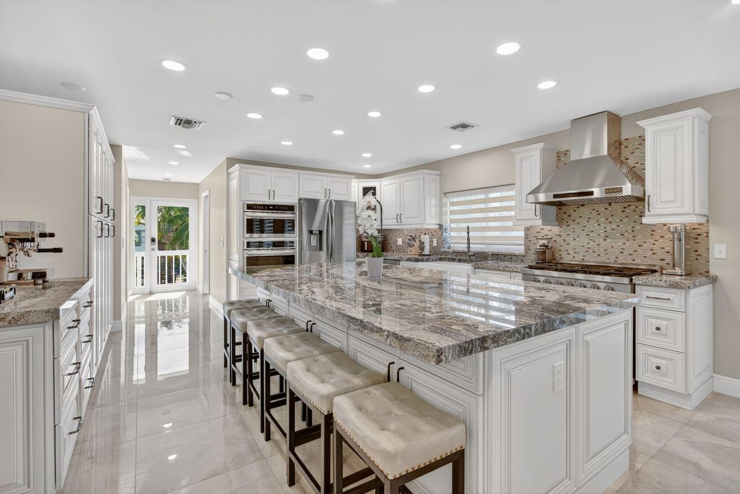 For Sale: $1,900,000 (4 beds, 2 baths, 1994 Square Feet)