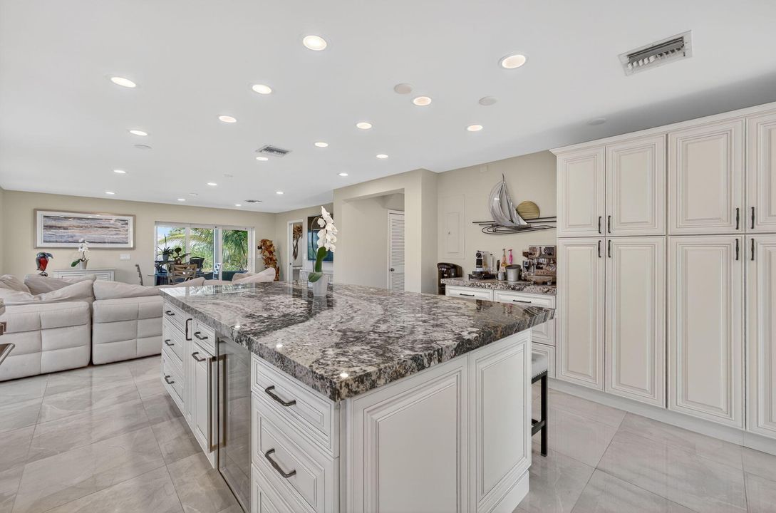 For Sale: $1,900,000 (4 beds, 2 baths, 1994 Square Feet)