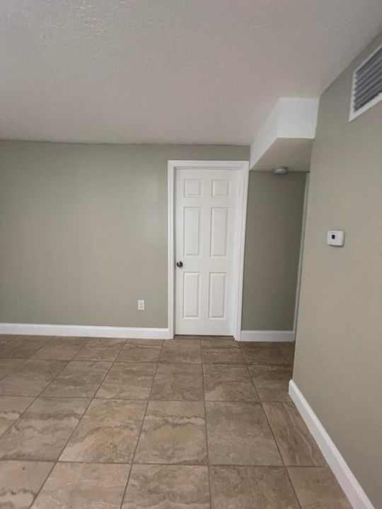 For Rent: $1,400 (2 beds, 1 baths, 576 Square Feet)