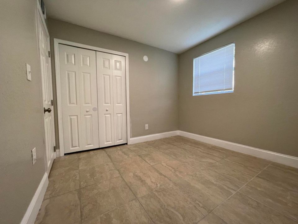 For Rent: $1,400 (2 beds, 1 baths, 576 Square Feet)