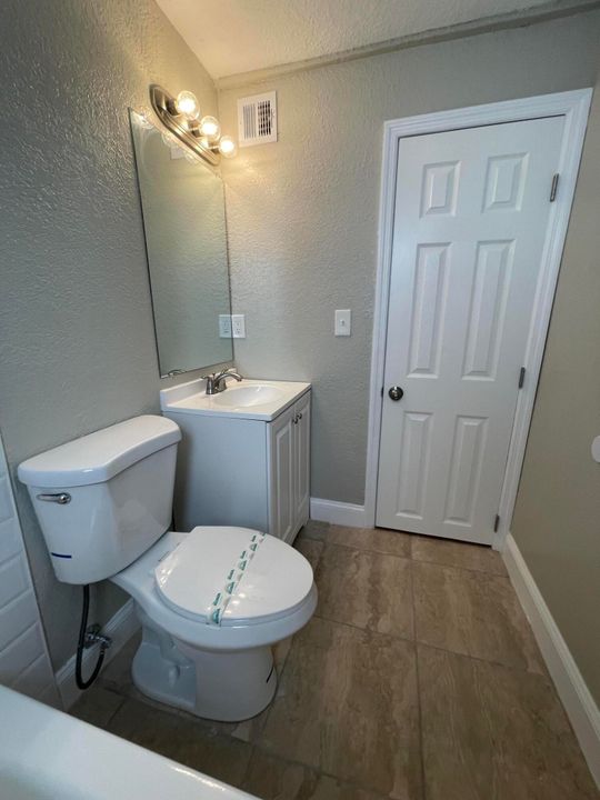 For Rent: $1,400 (2 beds, 1 baths, 576 Square Feet)