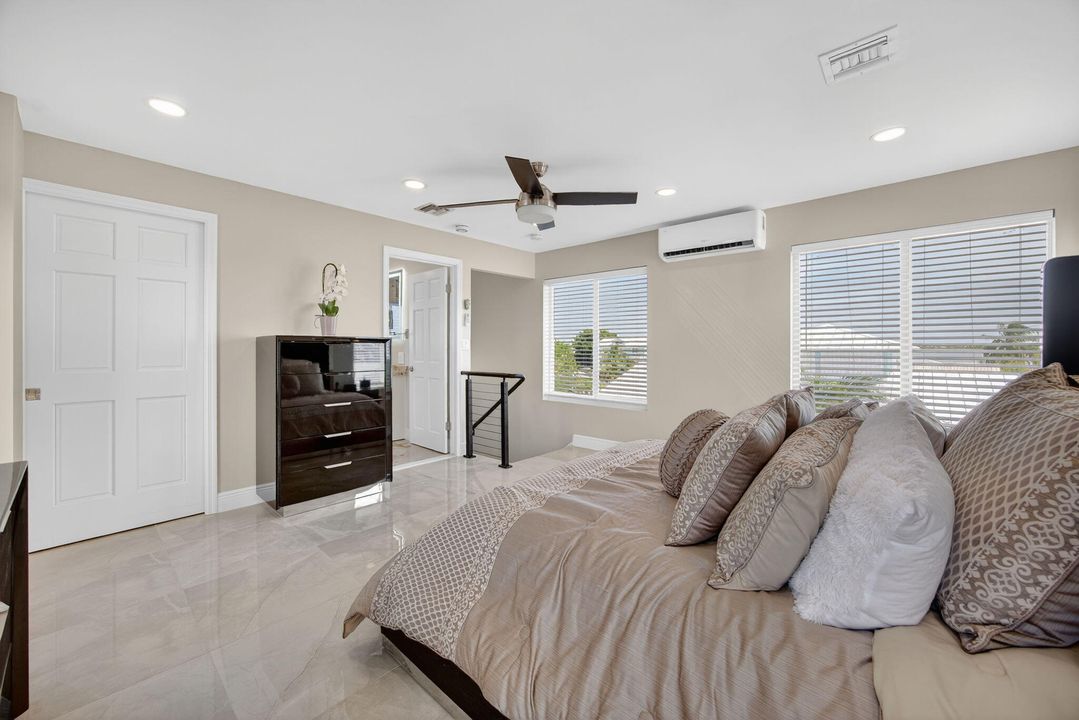 For Sale: $1,900,000 (4 beds, 2 baths, 1994 Square Feet)