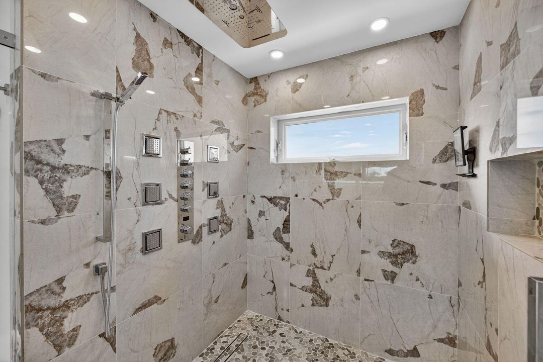 For Sale: $1,900,000 (4 beds, 2 baths, 1994 Square Feet)