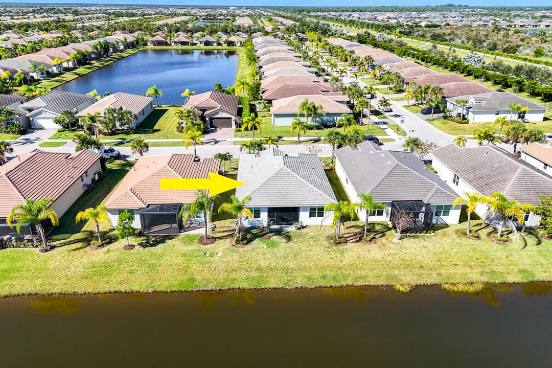 合同活跃: $439,900 (2 贝兹, 2 浴室, 1508 平方英尺)