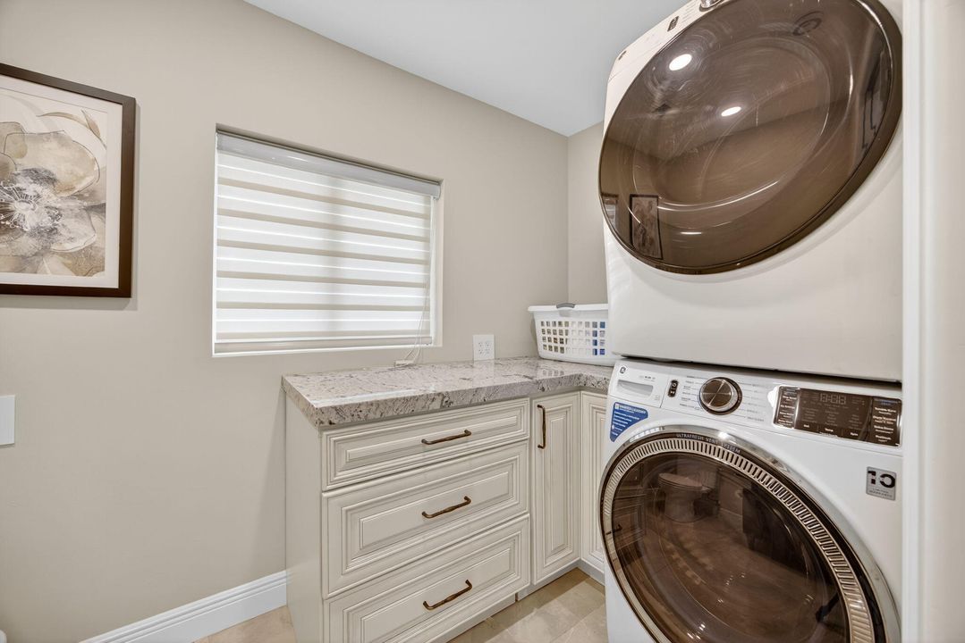 For Sale: $1,900,000 (4 beds, 2 baths, 1994 Square Feet)