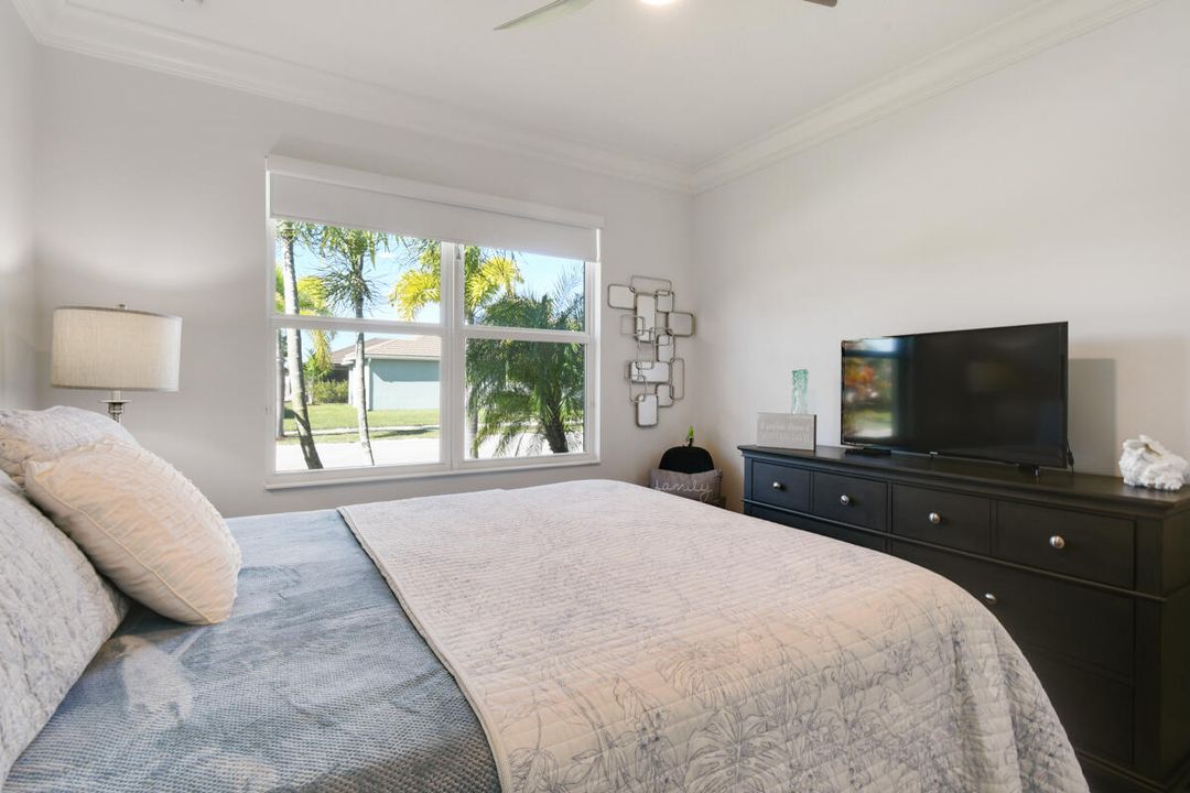 合同活跃: $439,900 (2 贝兹, 2 浴室, 1508 平方英尺)