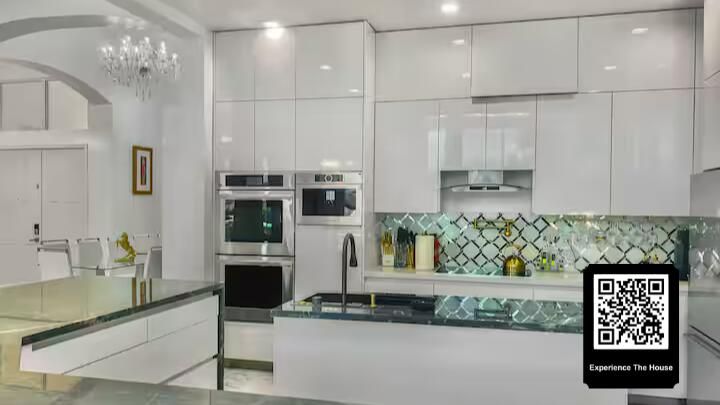 出租: $22,000 (5 贝兹, 4 浴室, 4450 平方英尺)