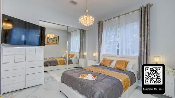 出租: $22,000 (5 贝兹, 4 浴室, 4450 平方英尺)