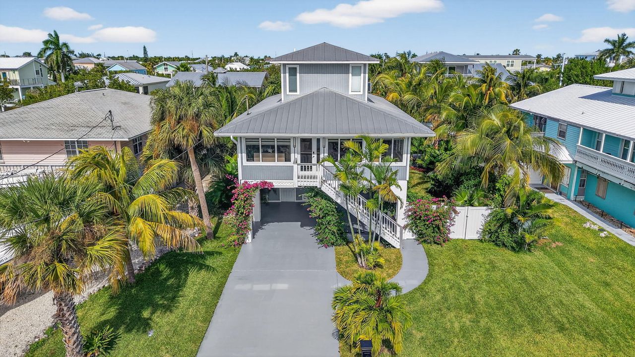 For Sale: $1,900,000 (4 beds, 2 baths, 1994 Square Feet)