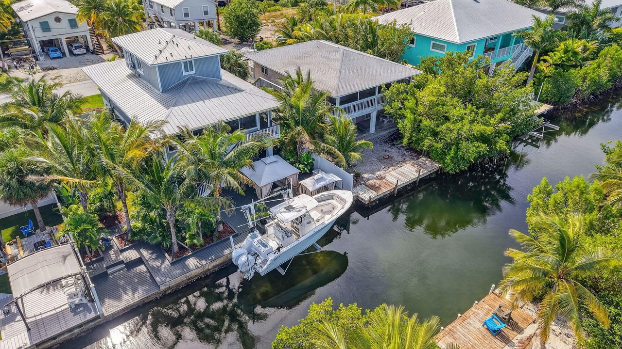 For Sale: $1,900,000 (4 beds, 2 baths, 1994 Square Feet)