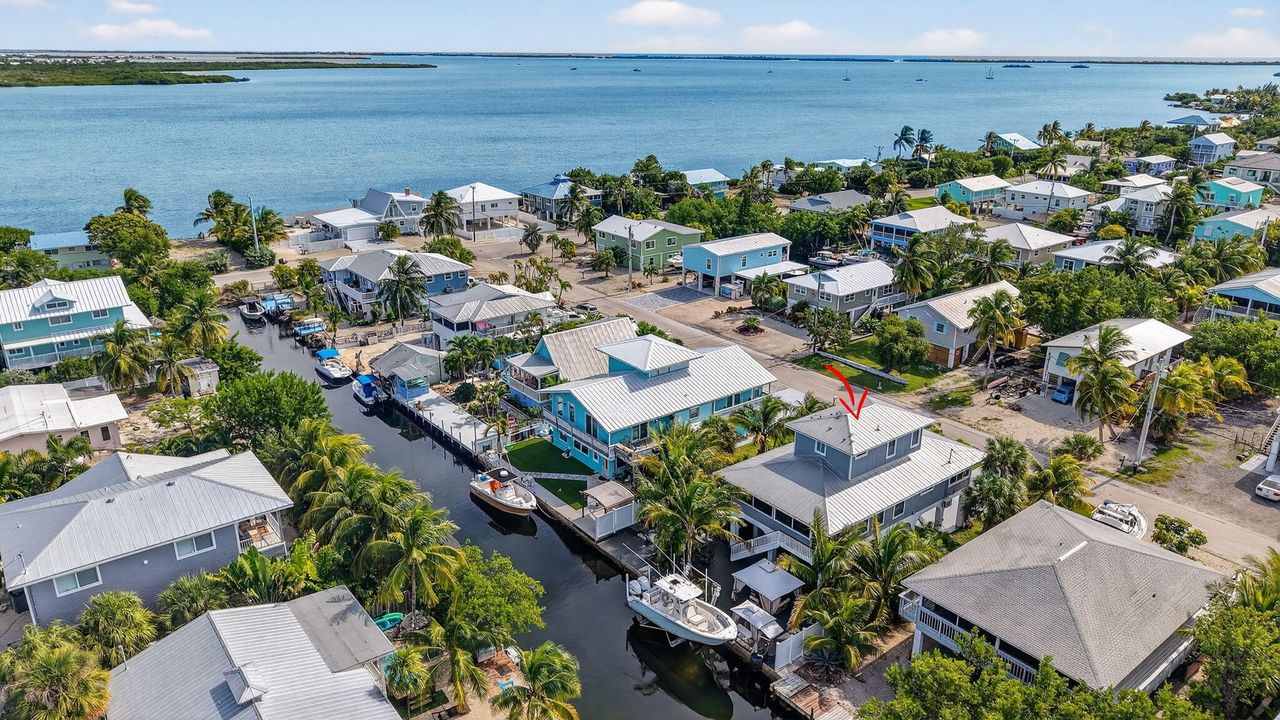 For Sale: $1,900,000 (4 beds, 2 baths, 1994 Square Feet)