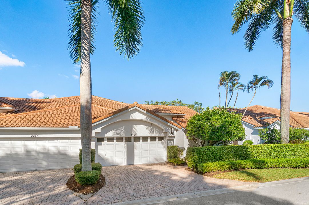 Под контрактом: $499,999 (3 спален, 3 ванн, 1835 Квадратных фут)