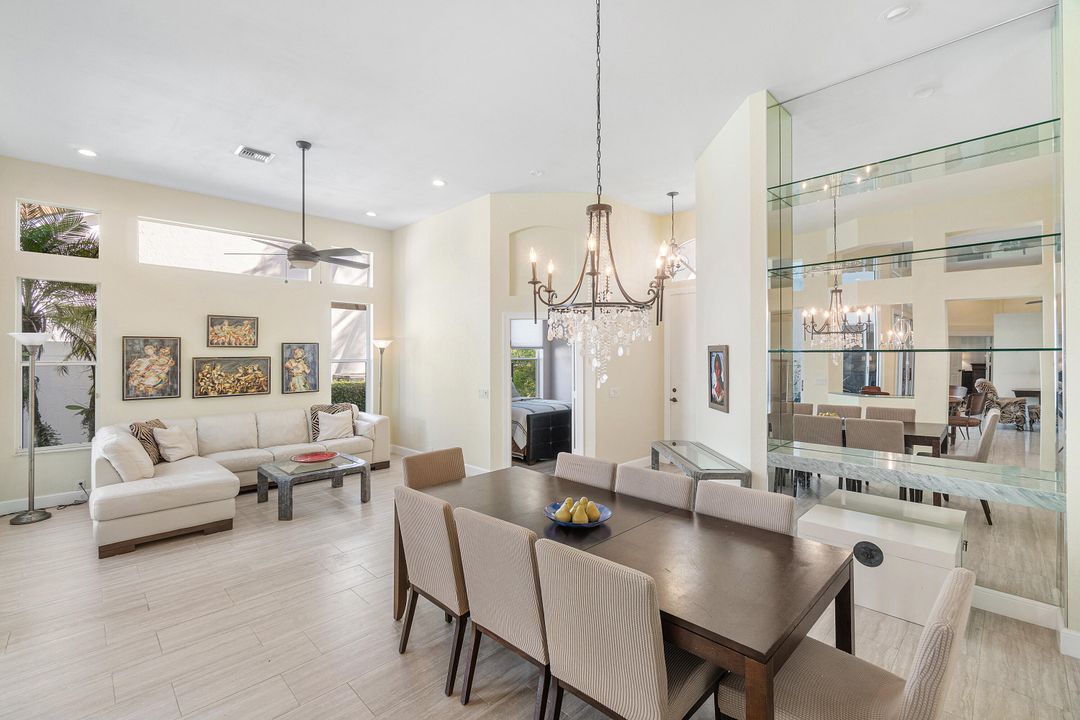 Под контрактом: $499,999 (3 спален, 3 ванн, 1835 Квадратных фут)