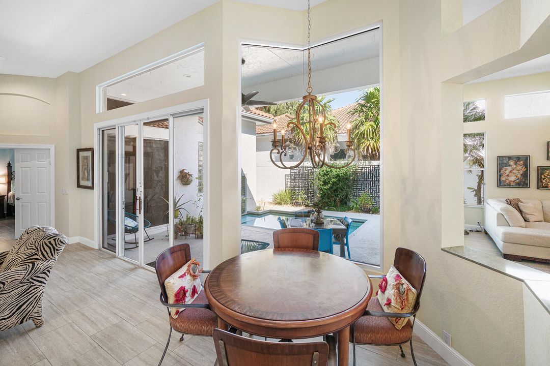 Под контрактом: $499,999 (3 спален, 3 ванн, 1835 Квадратных фут)