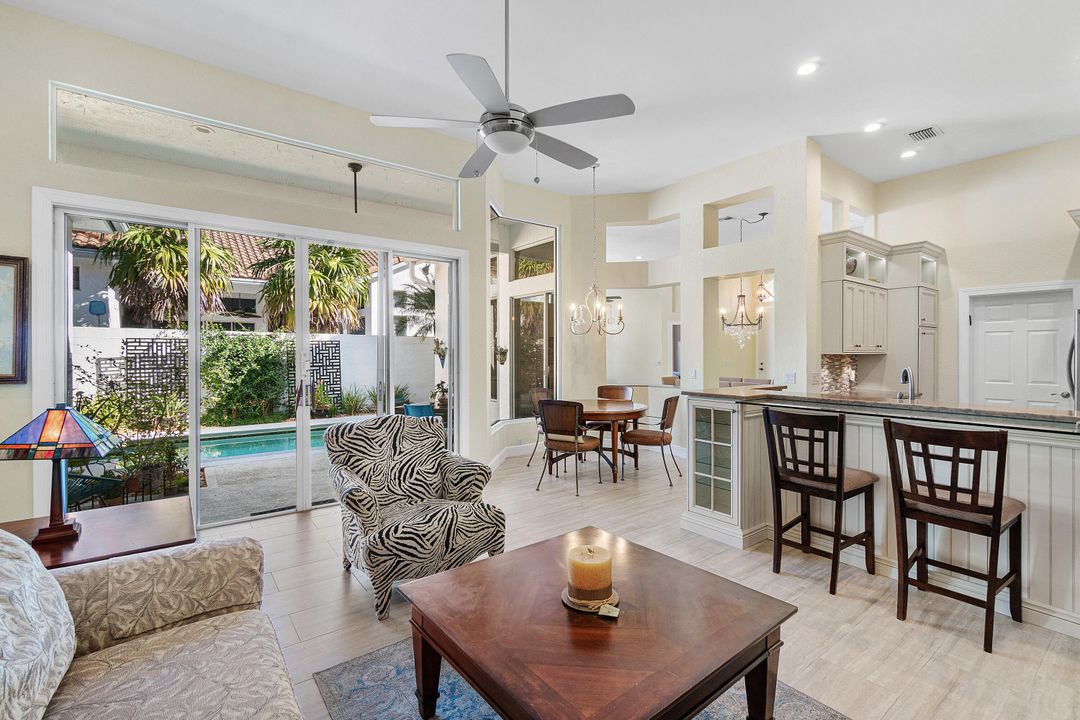 Под контрактом: $499,999 (3 спален, 3 ванн, 1835 Квадратных фут)