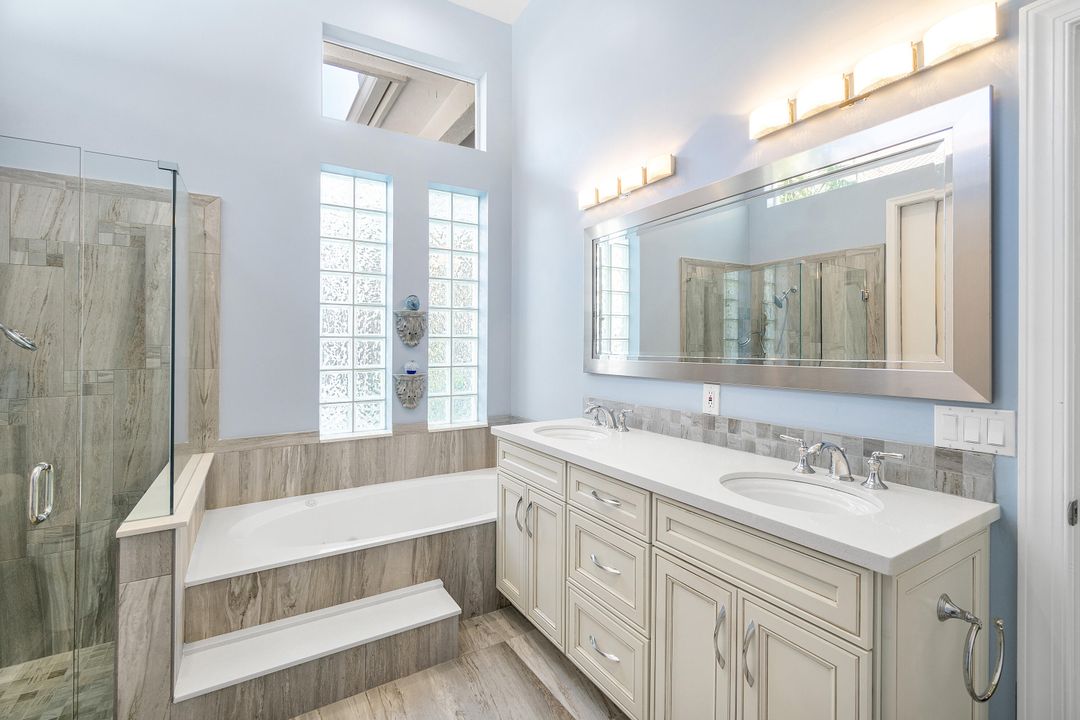 Под контрактом: $499,999 (3 спален, 3 ванн, 1835 Квадратных фут)