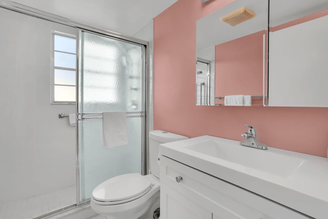 На продажу: $130,000 (2 спален, 1 ванн, 840 Квадратных фут)