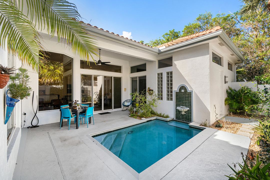 Под контрактом: $499,999 (3 спален, 3 ванн, 1835 Квадратных фут)