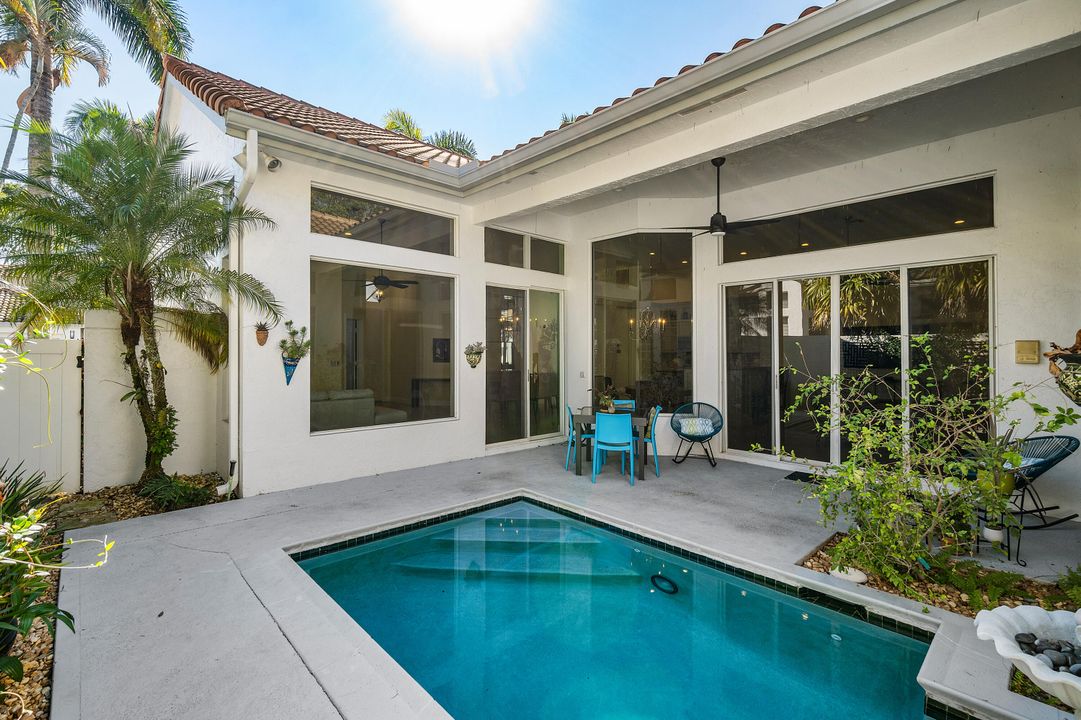 Под контрактом: $499,999 (3 спален, 3 ванн, 1835 Квадратных фут)