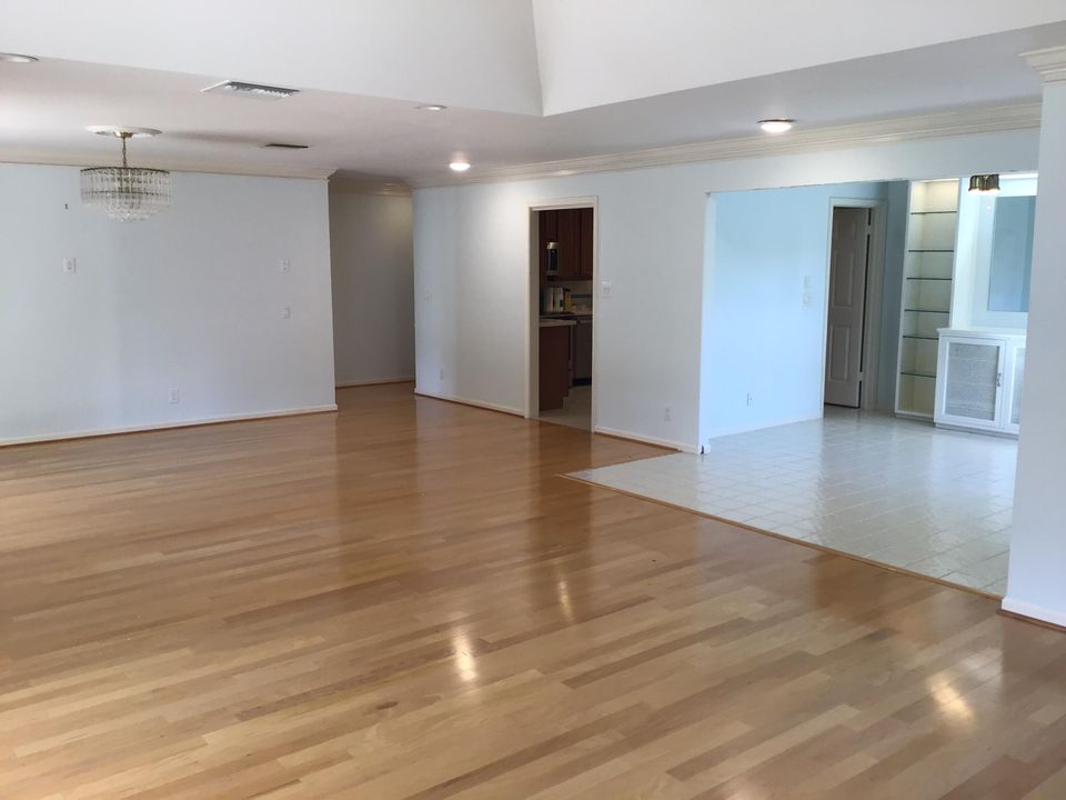 For Sale: $539,900 (3 beds, 2 baths, 2203 Square Feet)