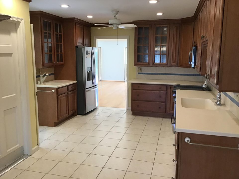 For Sale: $539,900 (3 beds, 2 baths, 2203 Square Feet)