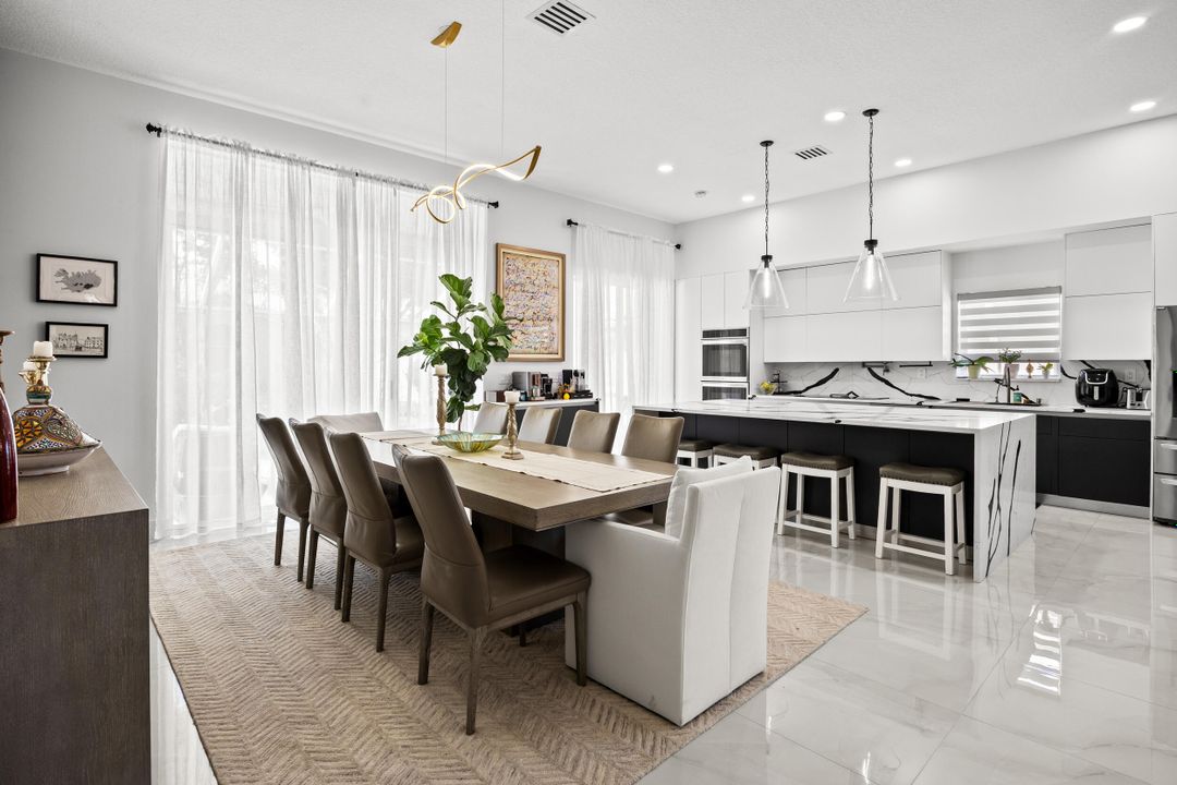 出租: $5,500 (3 贝兹, 2 浴室, 2098 平方英尺)