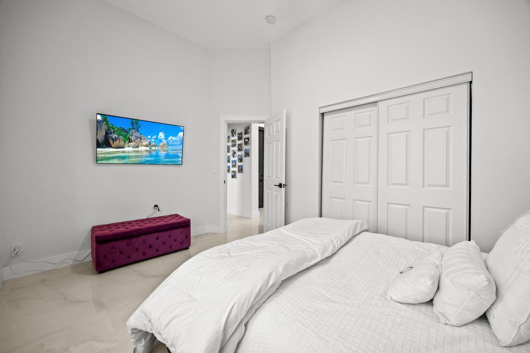 出租: $5,500 (3 贝兹, 2 浴室, 2098 平方英尺)