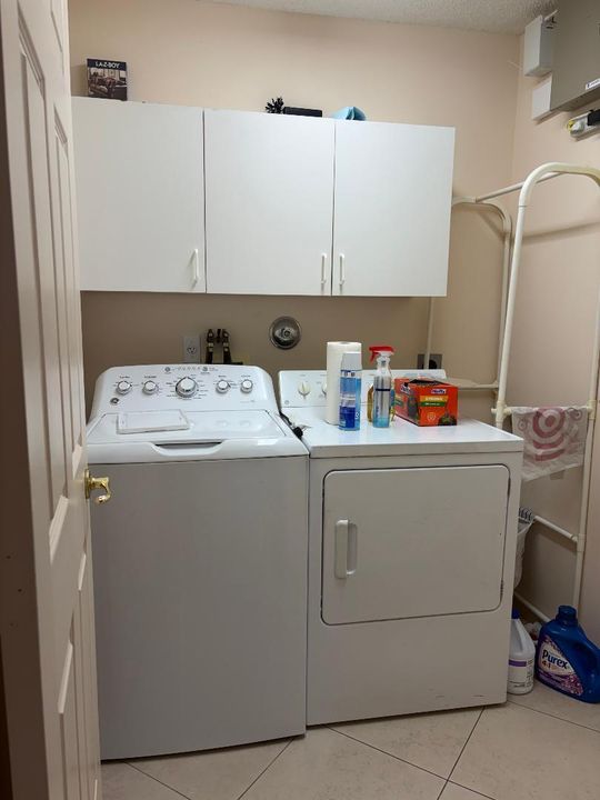 Active With Contract: $430,000 (3 beds, 2 baths, 1779 Square Feet)