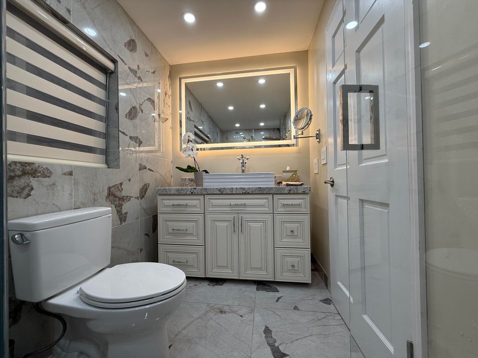 For Sale: $1,900,000 (4 beds, 2 baths, 1994 Square Feet)