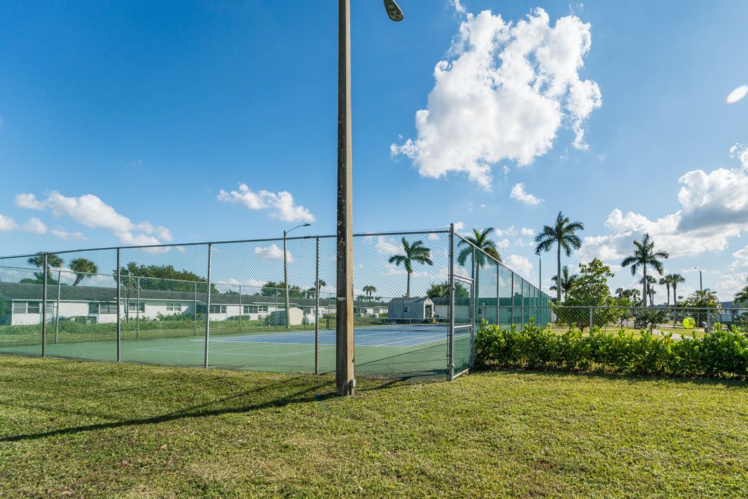 На продажу: $235,000 (2 спален, 2 ванн, 1700 Квадратных фут)