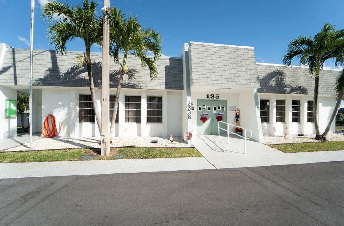 На продажу: $235,000 (2 спален, 2 ванн, 1700 Квадратных фут)