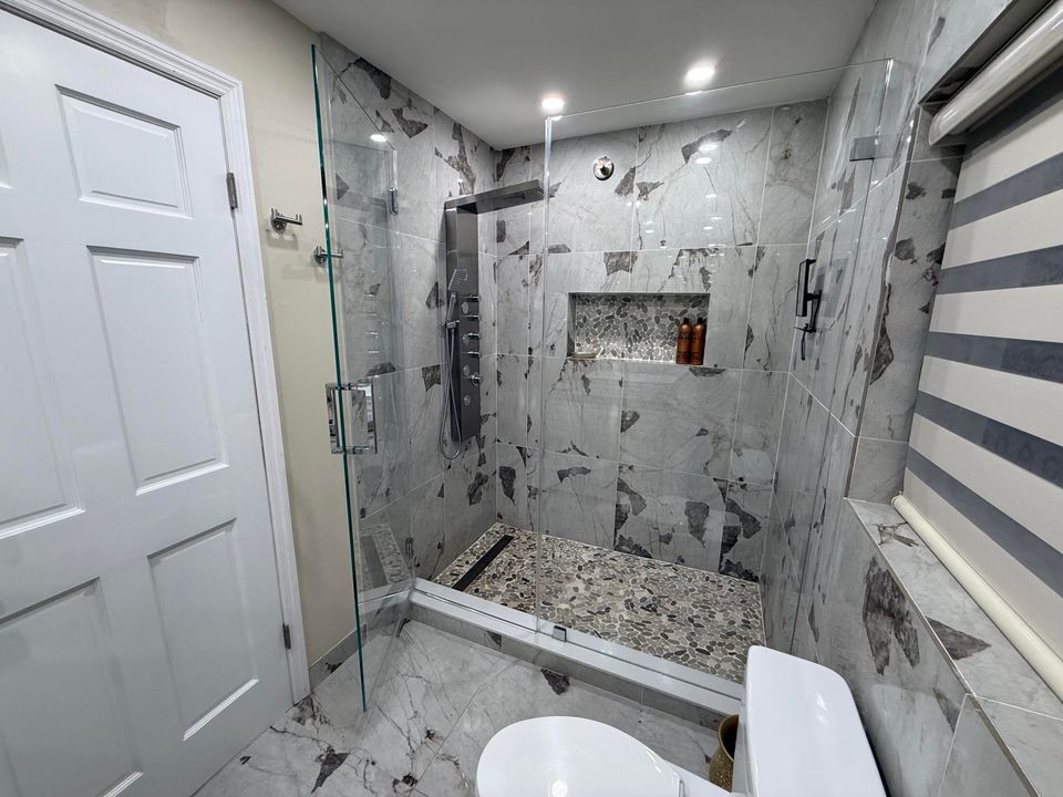 For Sale: $1,900,000 (4 beds, 2 baths, 1994 Square Feet)