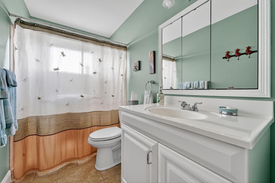 На продажу: $235,000 (2 спален, 2 ванн, 1700 Квадратных фут)