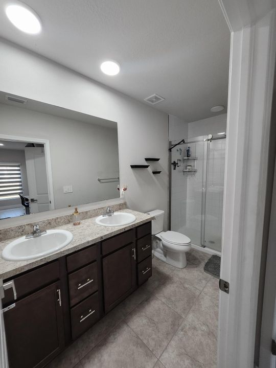 For Sale: $379,900 (4 beds, 2 baths, 1715 Square Feet)