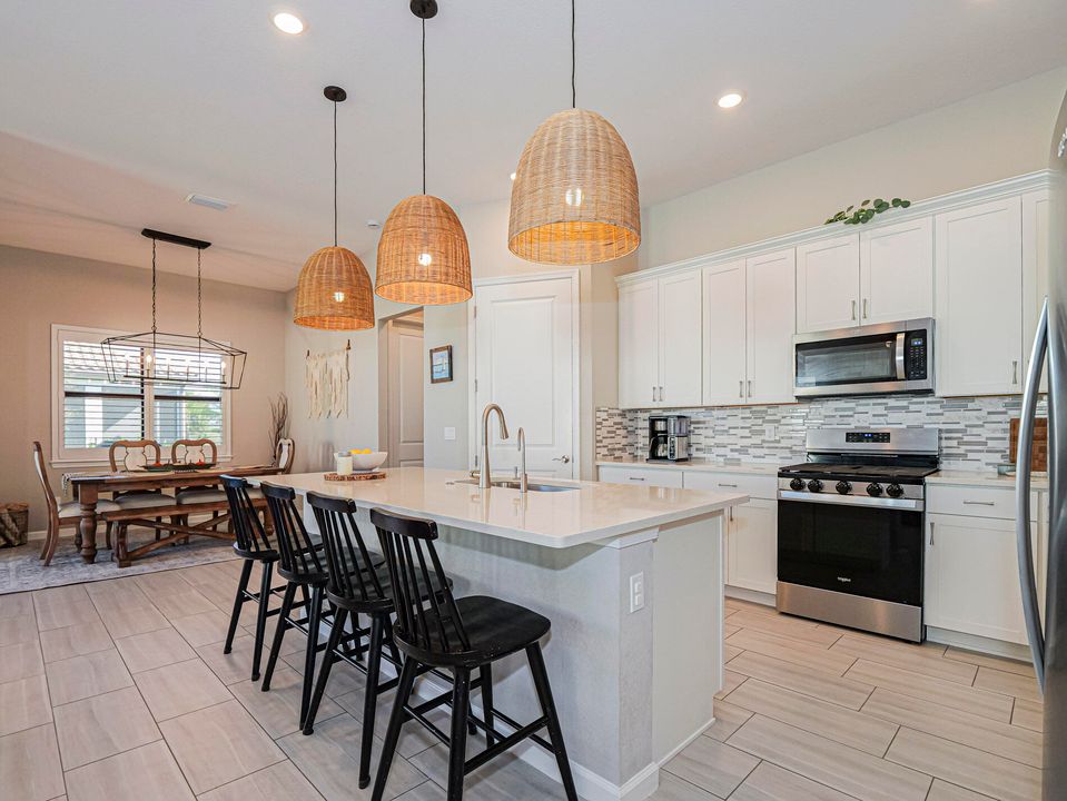 For Sale: $529,000 (3 beds, 3 baths, 2131 Square Feet)