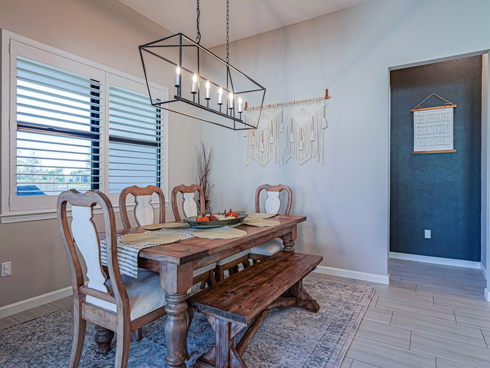 For Sale: $529,000 (3 beds, 3 baths, 2131 Square Feet)