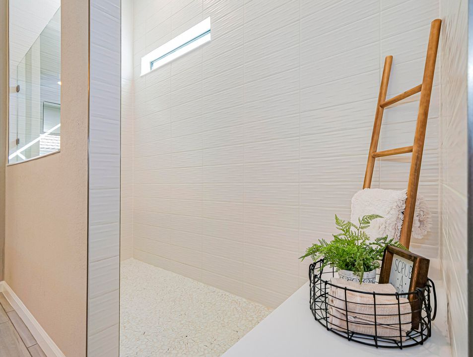 For Sale: $529,000 (3 beds, 3 baths, 2131 Square Feet)