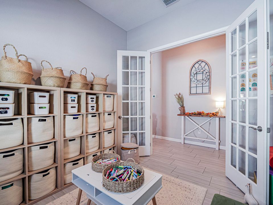 For Sale: $529,000 (3 beds, 3 baths, 2131 Square Feet)