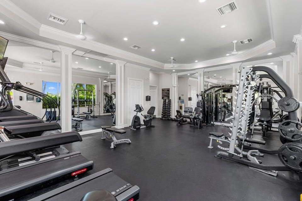 合同活跃: $699,000 (4 贝兹, 3 浴室, 3130 平方英尺)