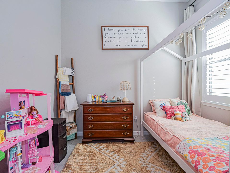 For Sale: $529,000 (3 beds, 3 baths, 2131 Square Feet)