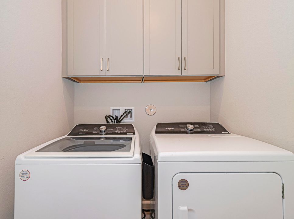 For Sale: $529,000 (3 beds, 3 baths, 2131 Square Feet)