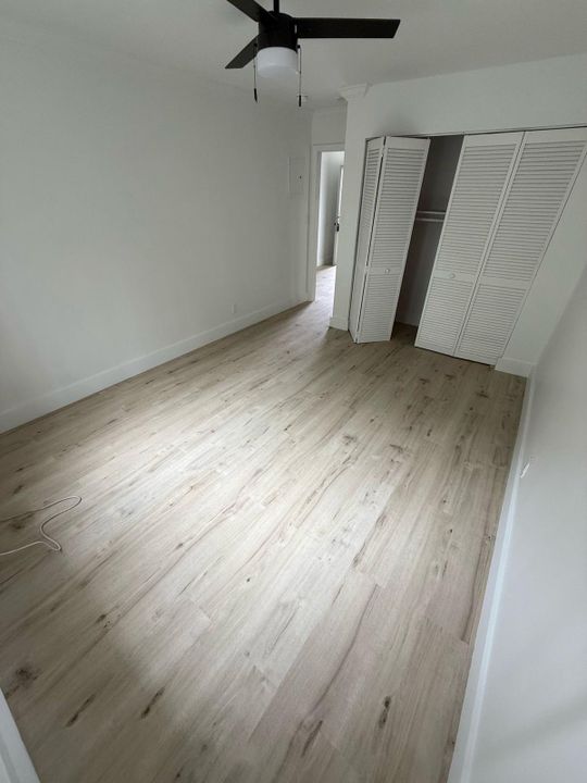 合同活跃: $1,550 (1 贝兹, 1 浴室, 640 平方英尺)