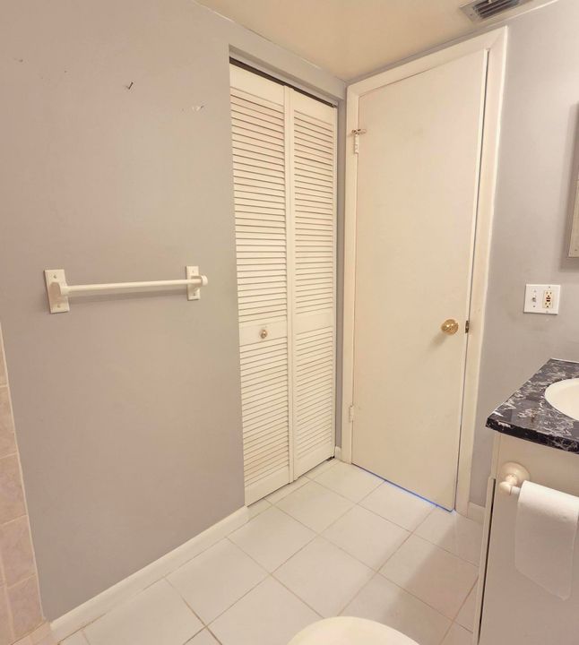 For Sale: $109,000 (1 beds, 1 baths, 632 Square Feet)