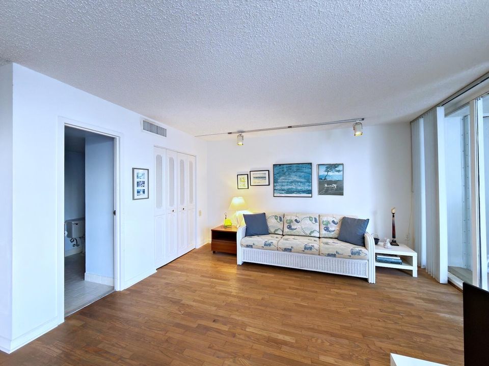 На продажу: $470,000 (1 спален, 2 ванн, 1224 Квадратных фут)