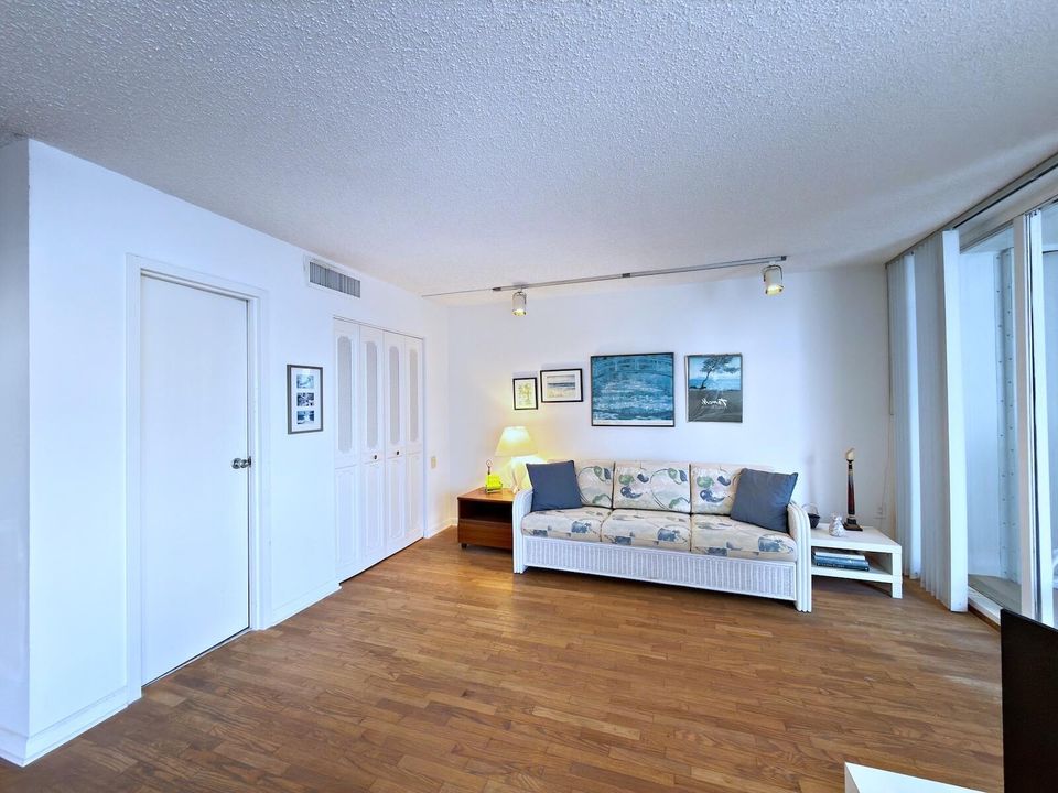 На продажу: $470,000 (1 спален, 2 ванн, 1224 Квадратных фут)