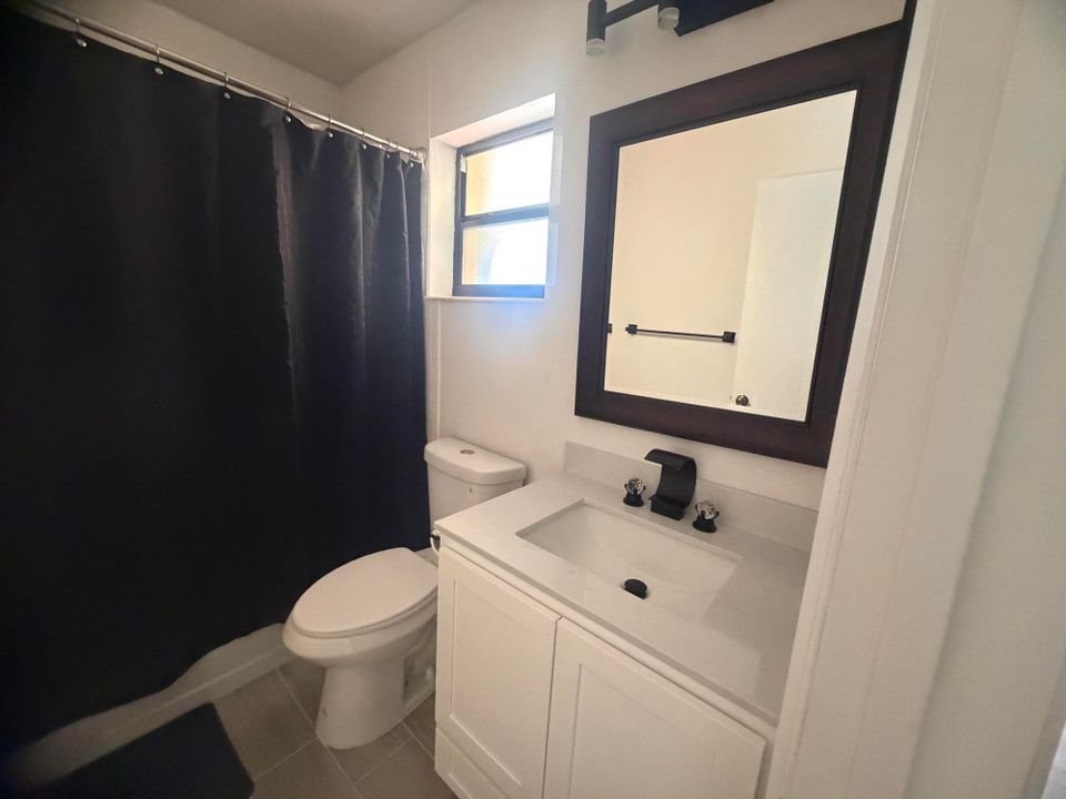 En Venta: $329,000 (2 camas, 2 baños, 1379 Pies cuadrados)