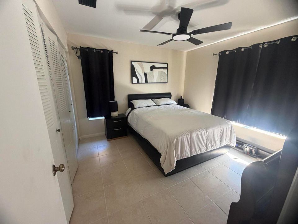 En Venta: $329,000 (2 camas, 2 baños, 1379 Pies cuadrados)