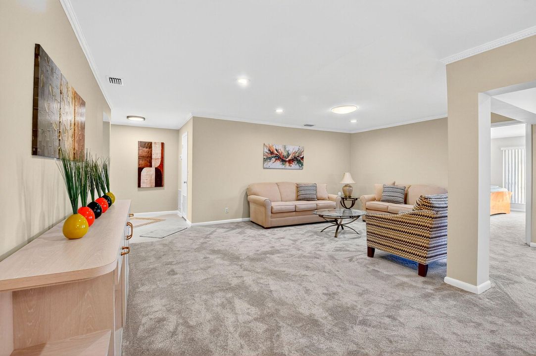 For Sale: $265,000 (2 beds, 2 baths, 1608 Square Feet)