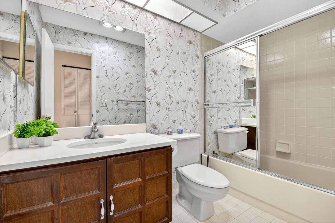 For Sale: $265,000 (2 beds, 2 baths, 1608 Square Feet)